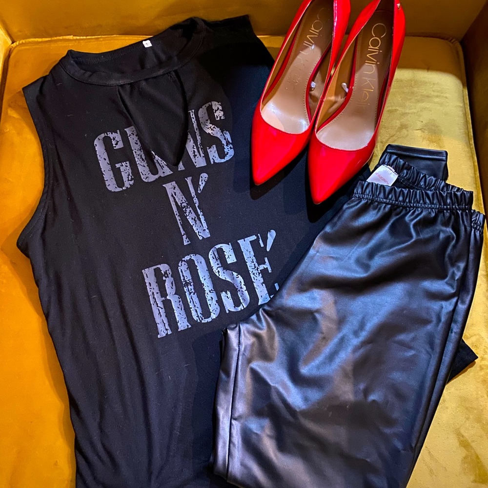 “Guns N Rose’” Muscle Tank with cut out